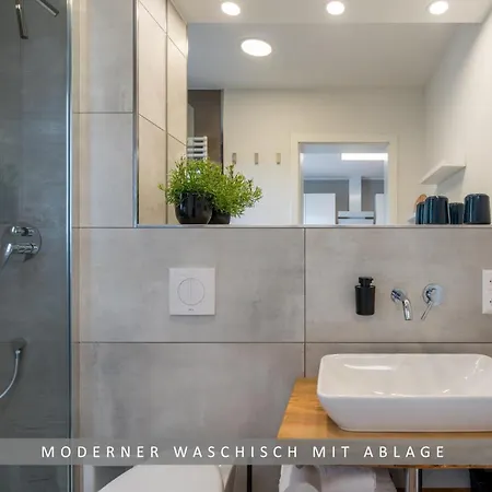 Apartmán Apartment Leinetal Mit Kamin & Kaminholz, 1-3 Personen , Schlafzimmer Mit Boxspringbett 180X200 & Hochwertige Hotelbettwaesche, Bequemes Einzelbett Im Wohnzimmer, Terrasse, Einbaukueche, *