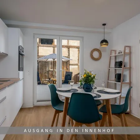 Leinetal Mit Kamin&kaminholz, 1-3 Personen , Schlafzimmer Mit Boxspringbett 180x200&hochwertige Hotelbettwäsche, Bequemes Einzelbett Im Wohnzimmer, Terrasse, Einbauküche, * Northeim