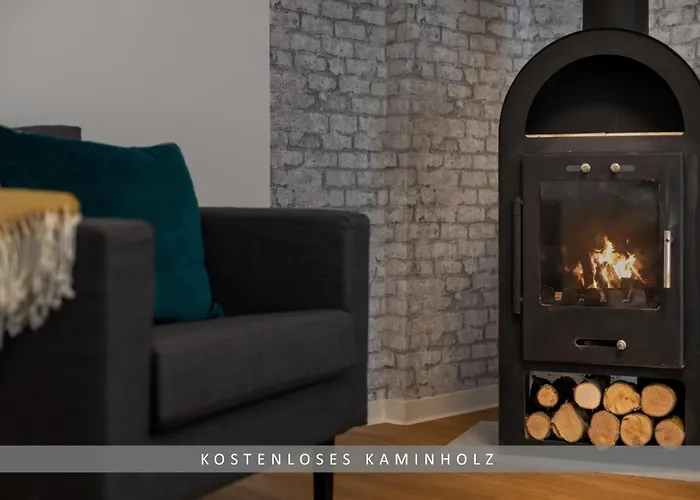 Leinetal Mit Kamin & Kaminholz, 1-3 Personen , Schlafzimmer Mit Boxspringbett 180x200 & Hochwertige Hotelbettwaesche, Bequemes Einzelbett Im Wohnzimmer, Terrasse, Einbaukueche, Northeim