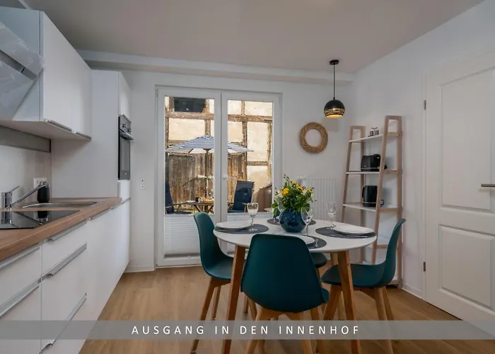 Apartman Leinetal Mit Kamin & Kaminholz, 1-3 Personen , Schlafzimmer Mit Boxspringbett 180x200 & Hochwertige Hotelbettwaesche, Bequemes Einzelbett Im Wohnzimmer, Terrasse, Einbaukueche, *