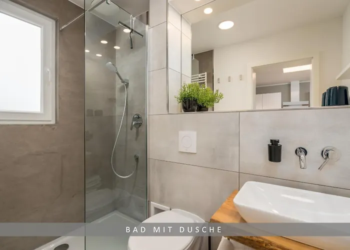 Leinetal Mit Kamin & Kaminholz, 1-3 Personen , Schlafzimmer Mit Boxspringbett 180x200 & Hochwertige Hotelbettwaesche, Bequemes Einzelbett Im Wohnzimmer, Terrasse, Einbaukueche, Northeim